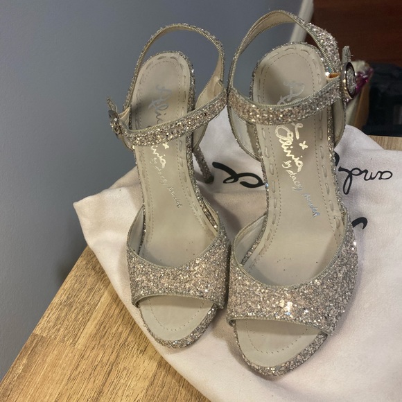 Alice and Olivia high heels, size 35.5, worn once brand new. - Picture 3 of 3